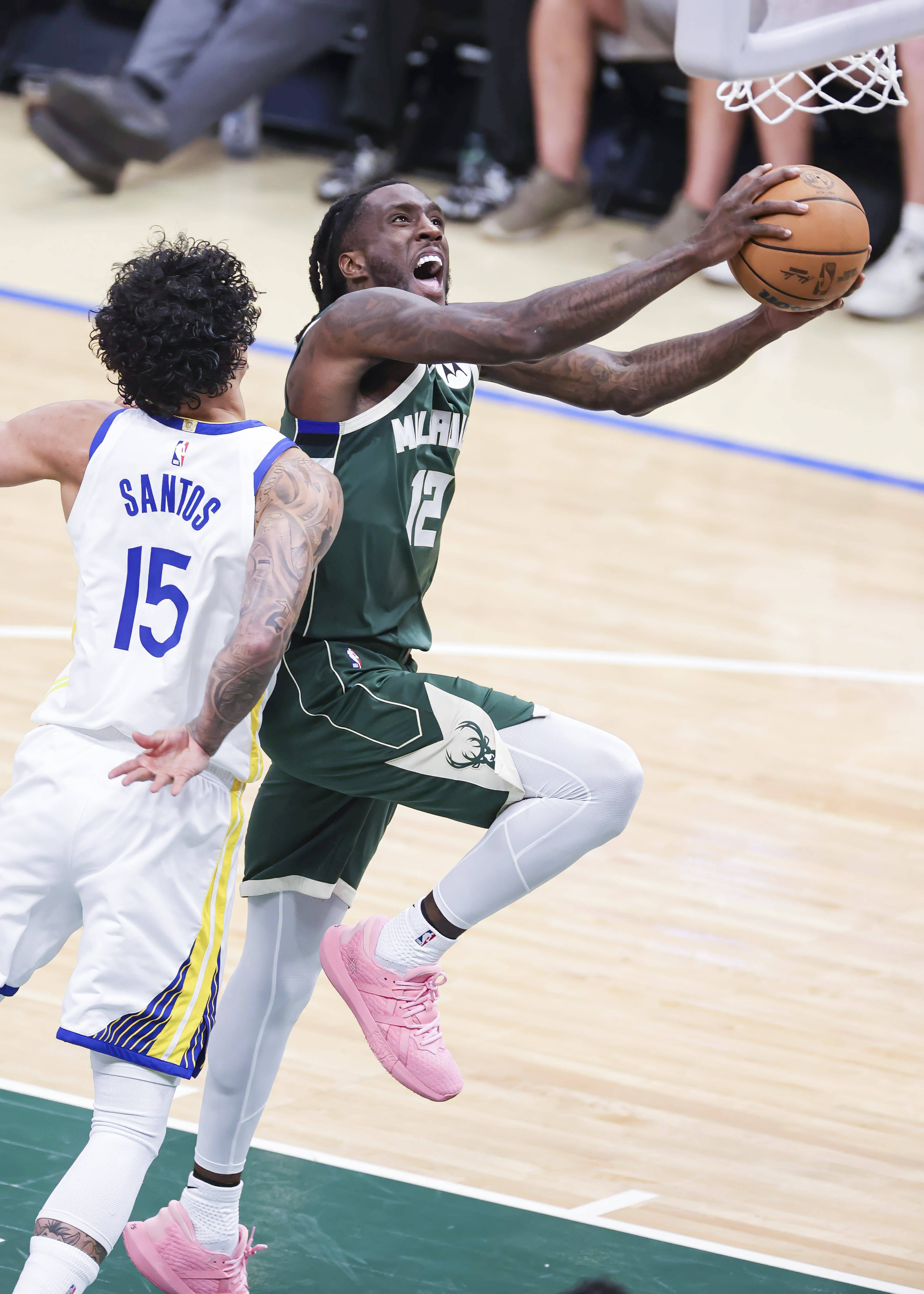 勇士绝杀雄鹿,德罗赞带队取胜 勇士绝杀雄鹿,德罗赞带队取胜