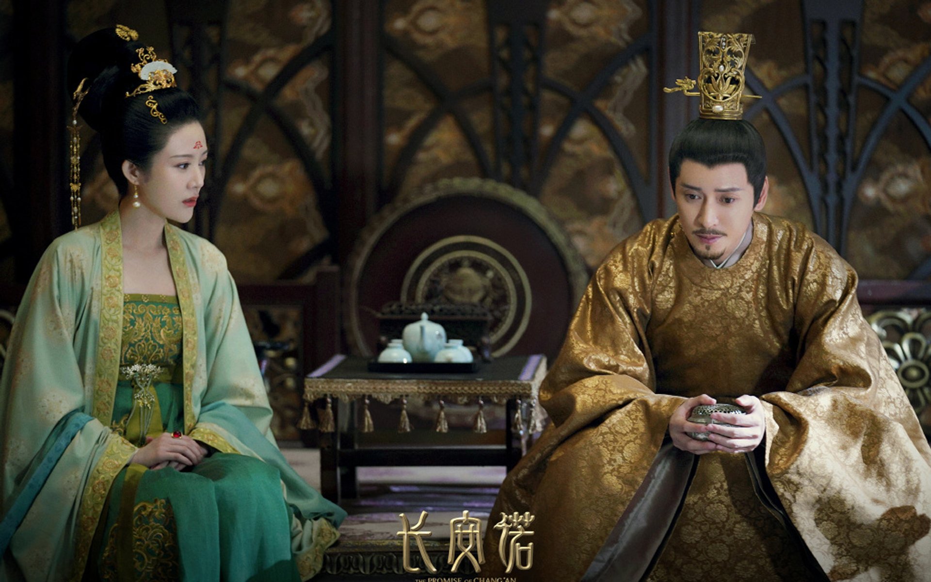 双线破局，沙漠球场生死战与赛车呼啸中，两场胜利如何重写不可能