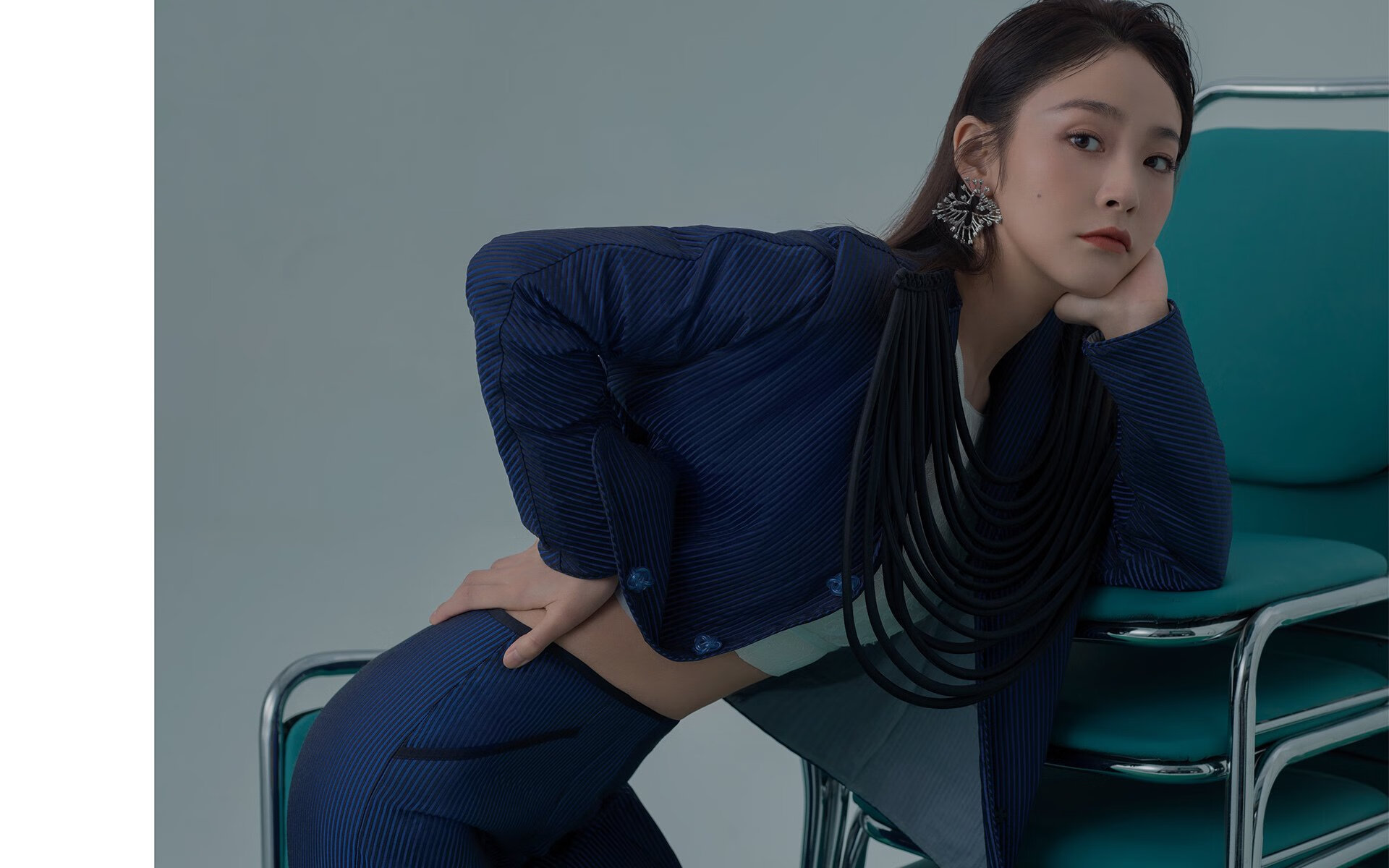 暗夜独行侠,季后赛银幕下,蒂亚戈以肩为桥渡全队