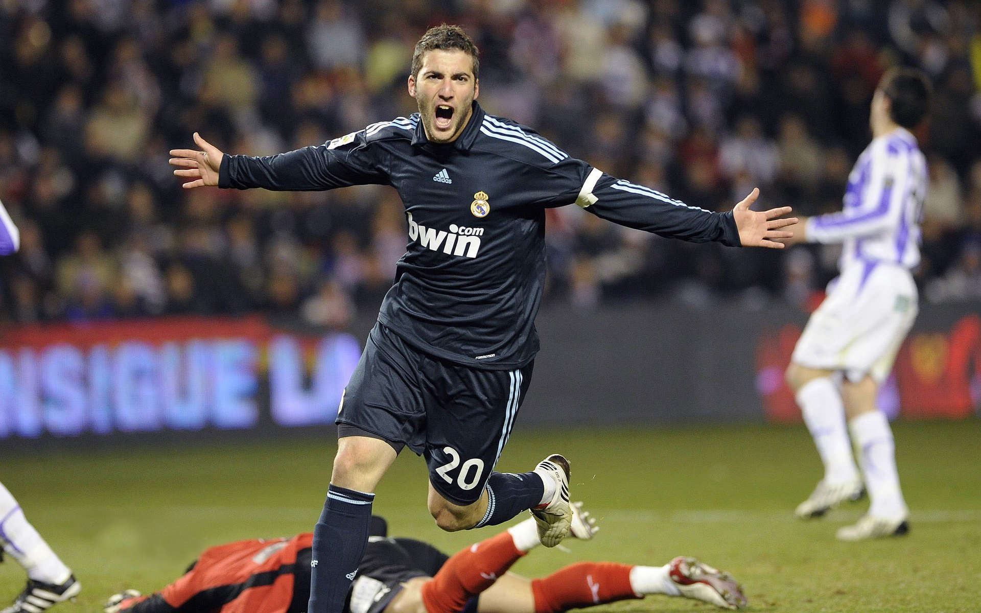 当绝杀之光照亮圣西罗，姆巴佩用14秒宣告，何为真正的大场面先生