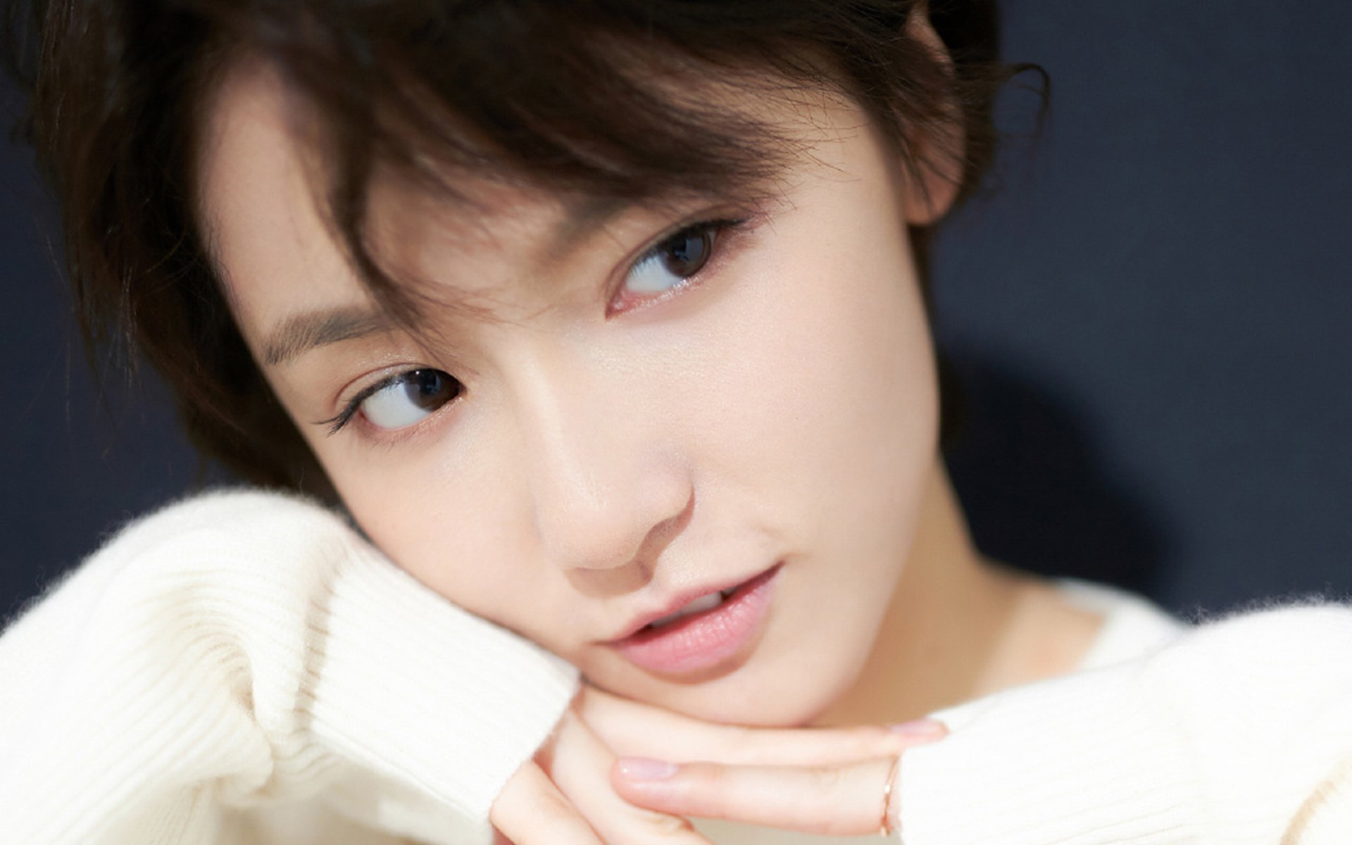 当黄蜂的刺撞上鹿角,东契奇如何在一场非典型的对决中,以指尖划定了胜利的疆界